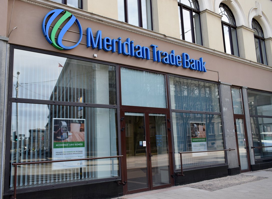 Meridian Trade Bank   455,8 . 