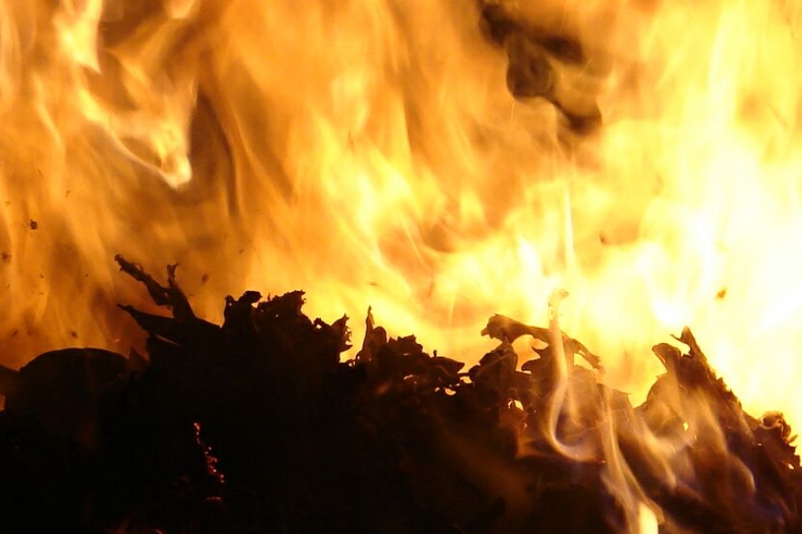 Krimā Belbekas lidlaukā dzirdami sprādzieni; izcēlies ugunsgrēks