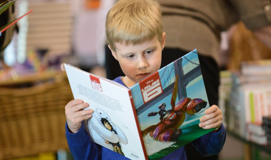 Bērnu lasītprasmes uzlabošanai interaktīvā izstādē aicina spēlēties un izpētīt grāmatu pasauli