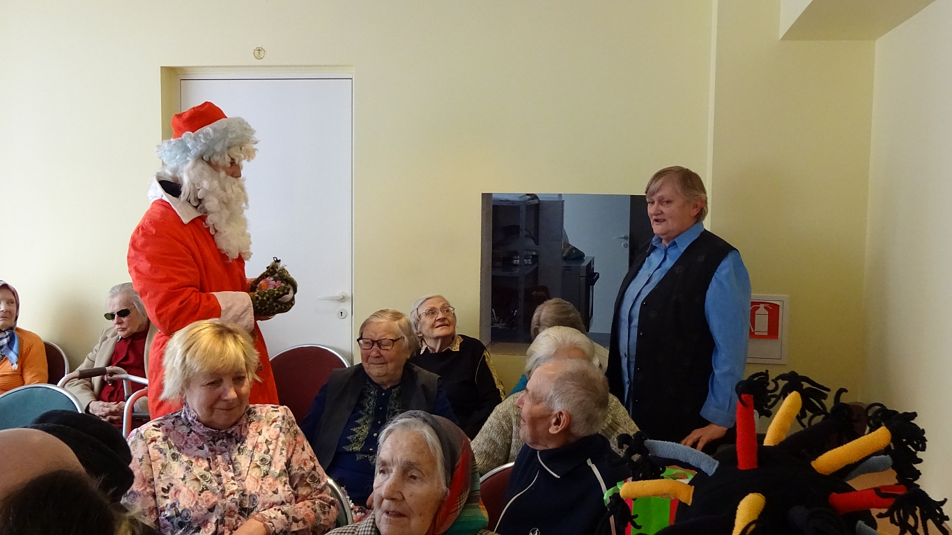 Kopā ar Malnavas koledžas audzēkņiem ieradies Ziemassvētku vecītis ar dāvanām