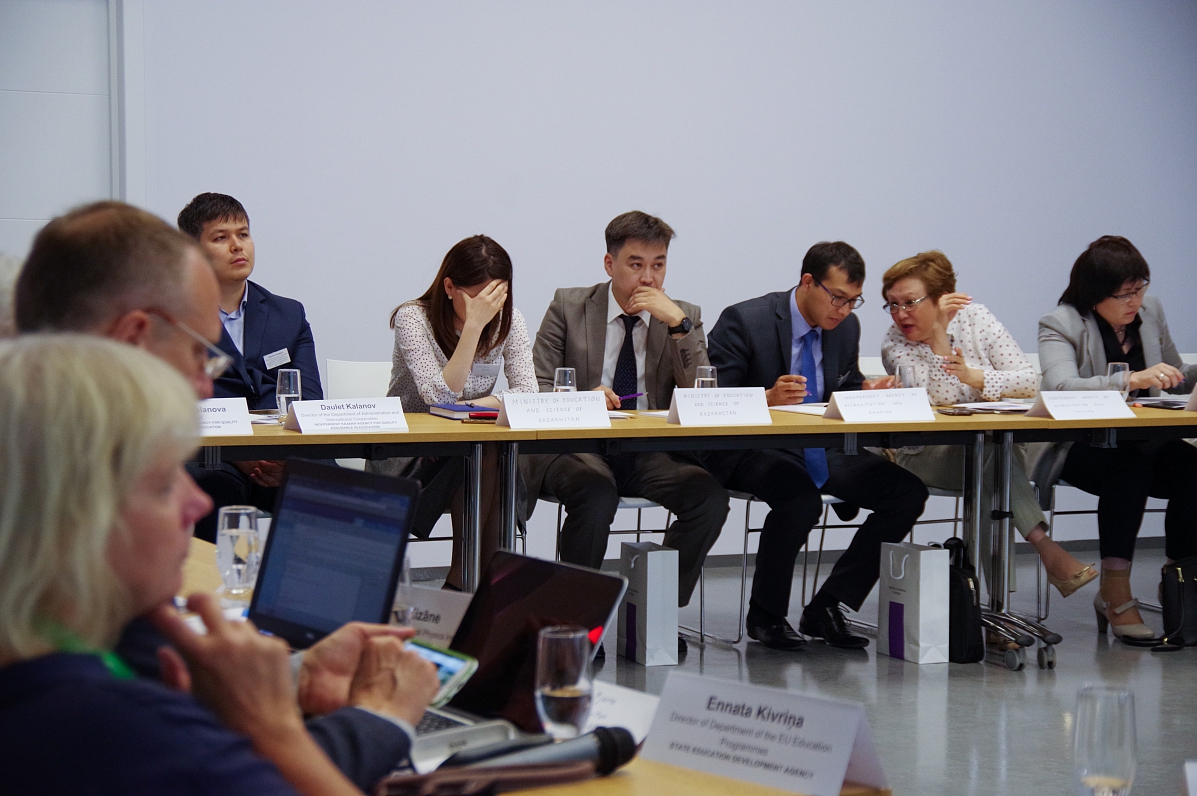Augstākās izglītības organizāciju apaļā galda diskusija Latvijas paviljonā