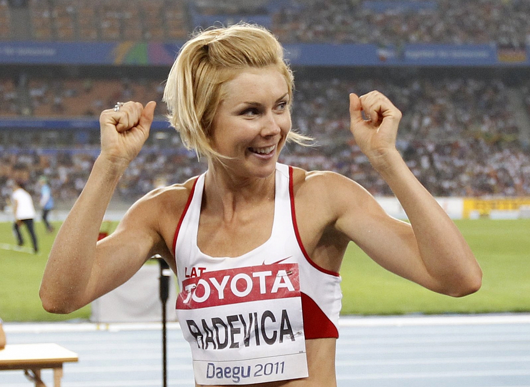 Ineta Radēviča pēc bronzas lēciena 2011.gada pasaules čempionātā