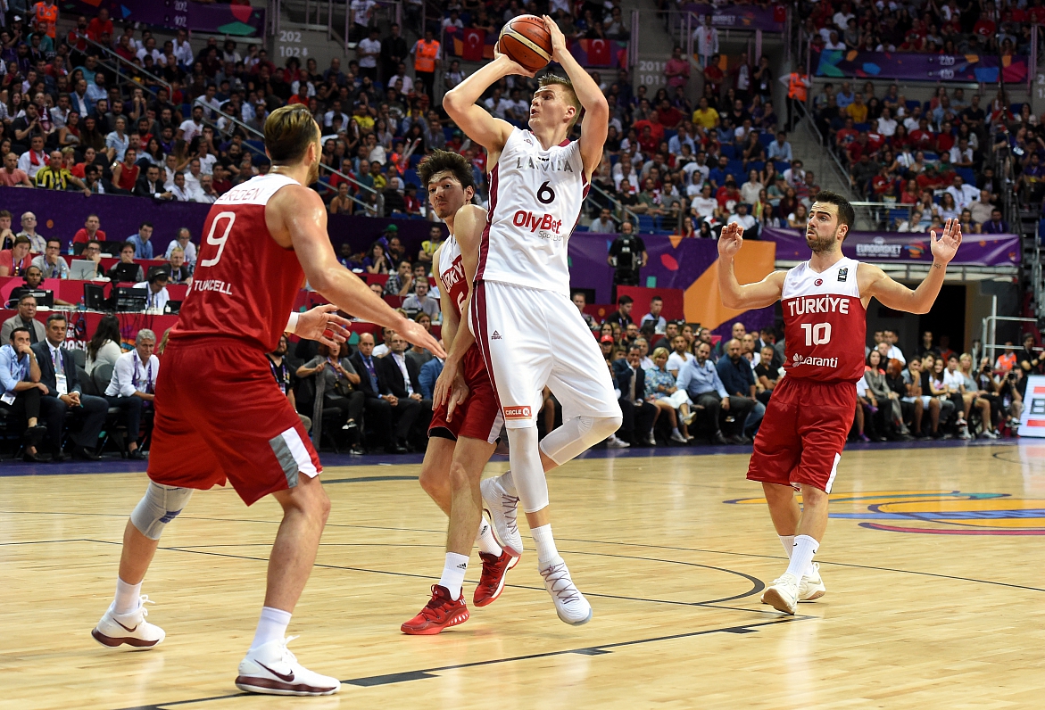 Eiropas čempionāta finālturnīra spēle basketbolā starp Latvijas un Turcijas valstvienībām ''Ulker''...