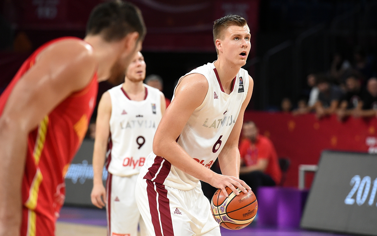 Eiropas čempionāta finālturnīra spēle basketbolā starp Latvijas un Melnkalnes valstvienībām ''Sinan...