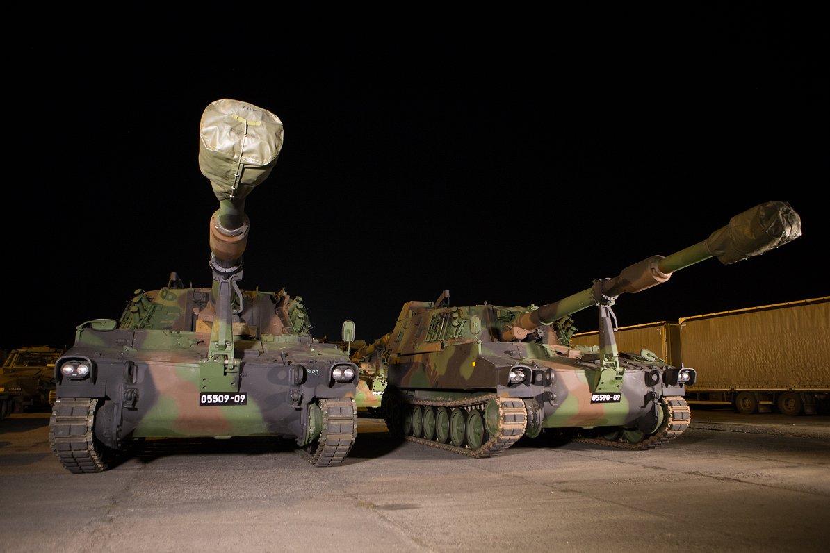 First Latvian howitzers arrive from Austria / Article / 0