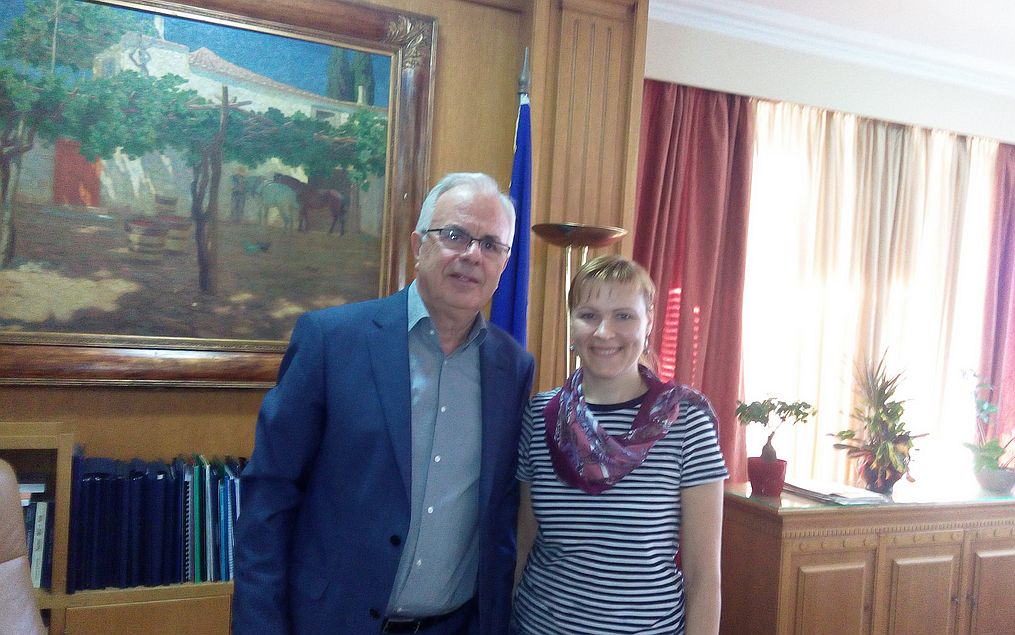 Grieķijas Lauksaimniecības attīstības un pārtikas ministrs Evangelos Apostolu (un Ella Semjonova)
