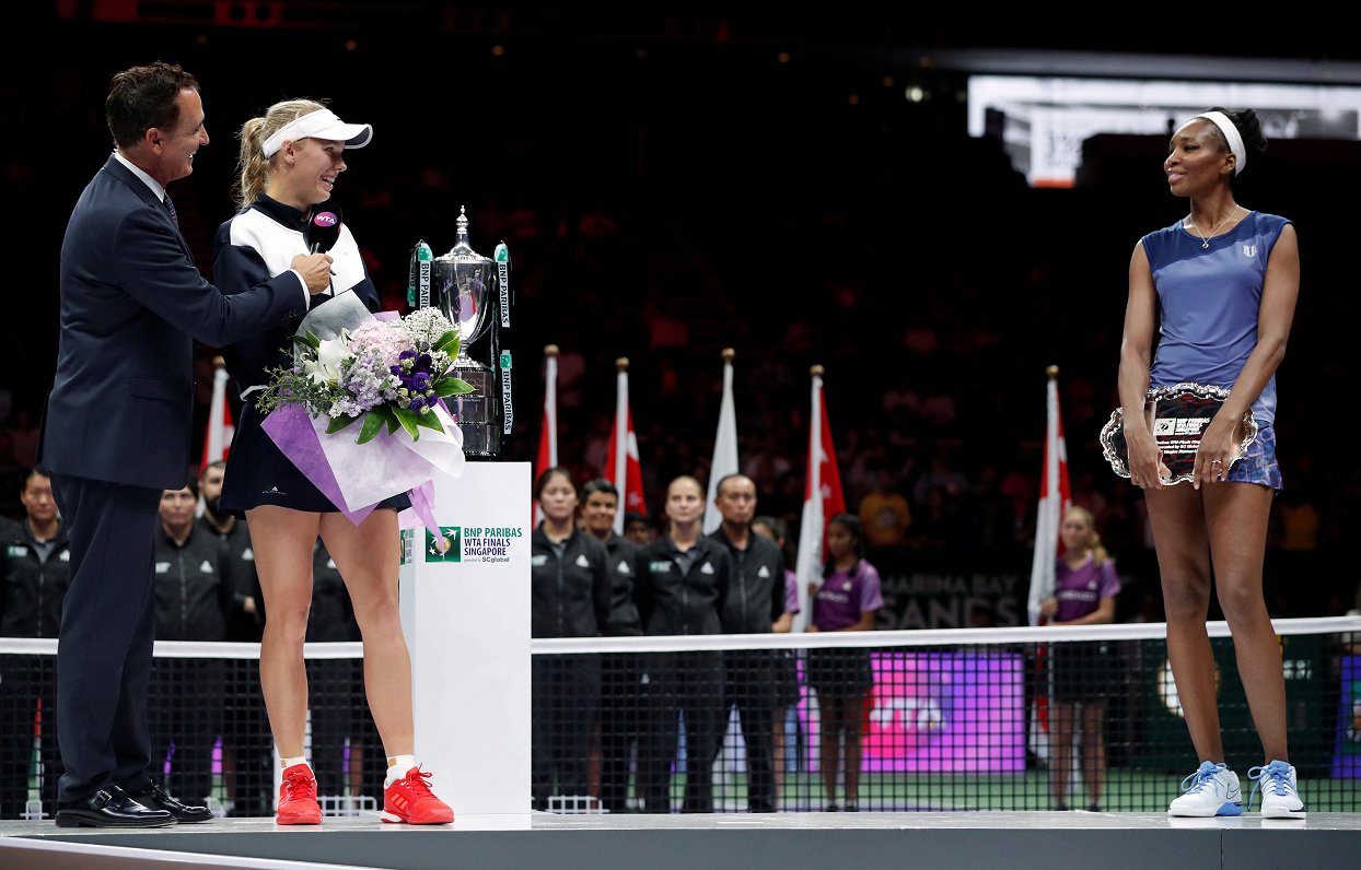 Karolīna Vozņacki triumfē WTA Finals