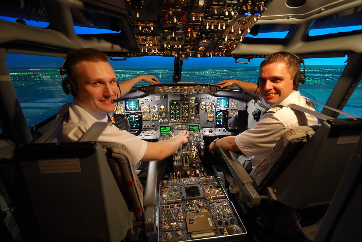 airBaltic pilot training