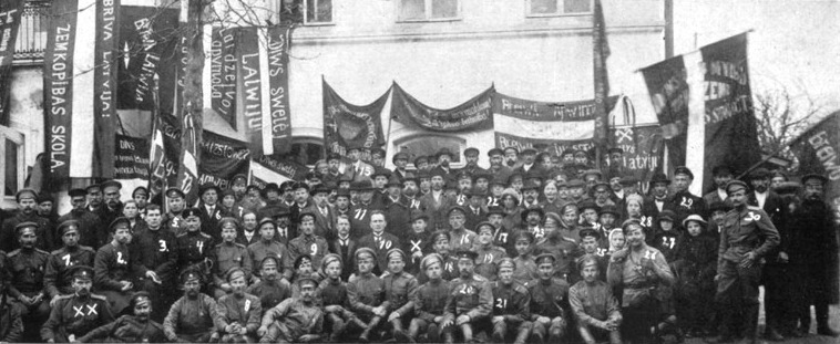 Pirmā Latgales latviešu kongresa dalībnieki. Brīvās Zemes Ilustrētais pielikums, 1927. gada 12. maij...
