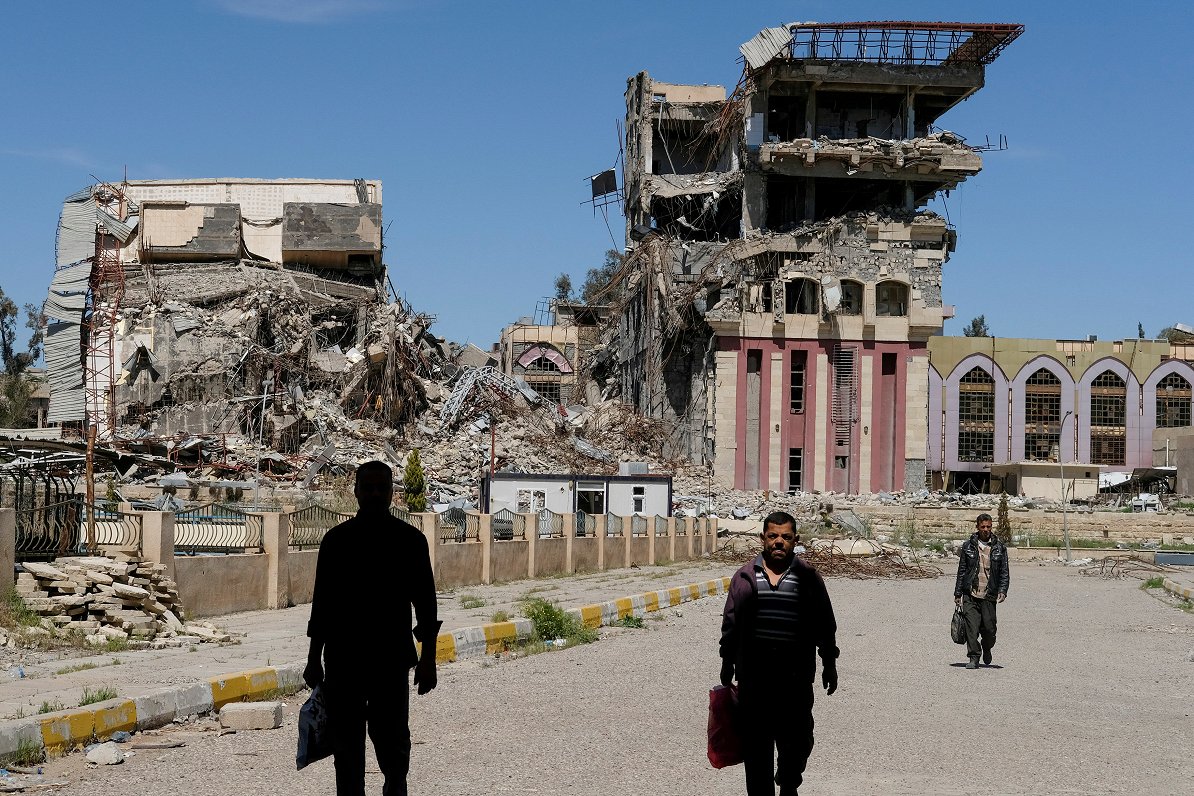 Kaujās pret &quot;Islāma valsti&quot; izpostītās Mosulas universitātes drupas