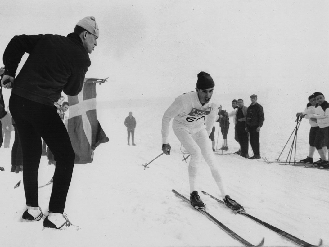 Zviedrijas slēpotājs Gunars Larsons startē 15 kilometru distancē