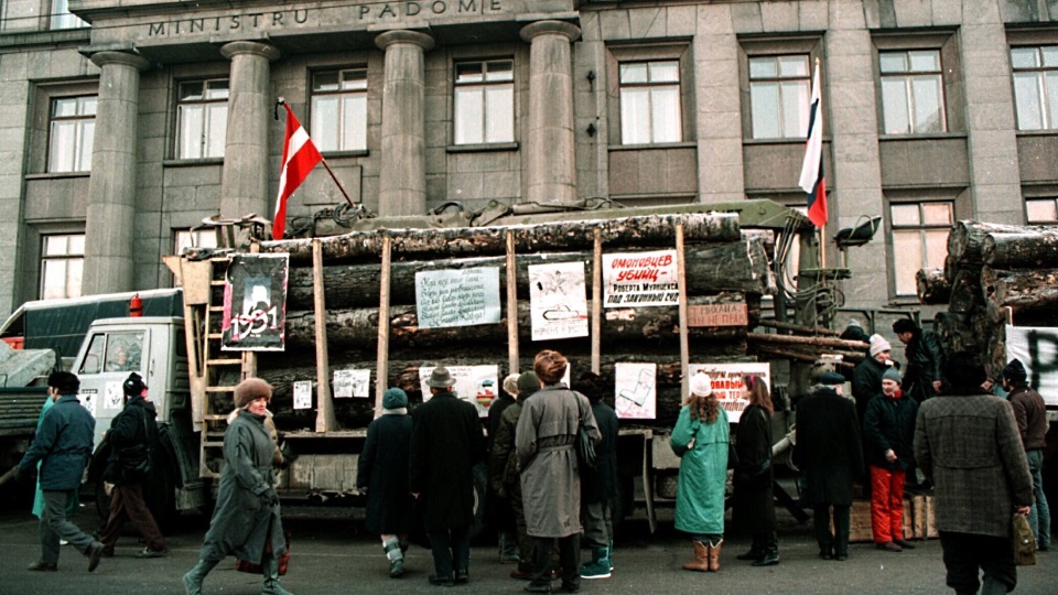 January 1991. Barricades by the Council of Ministers