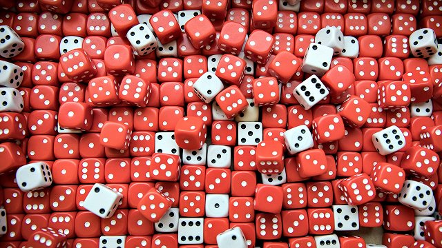 Ieviest skaidrību azartspēļu patriekšanā varētu Satversmes tiesa; līdz spriedumam grib piekārtot likumu