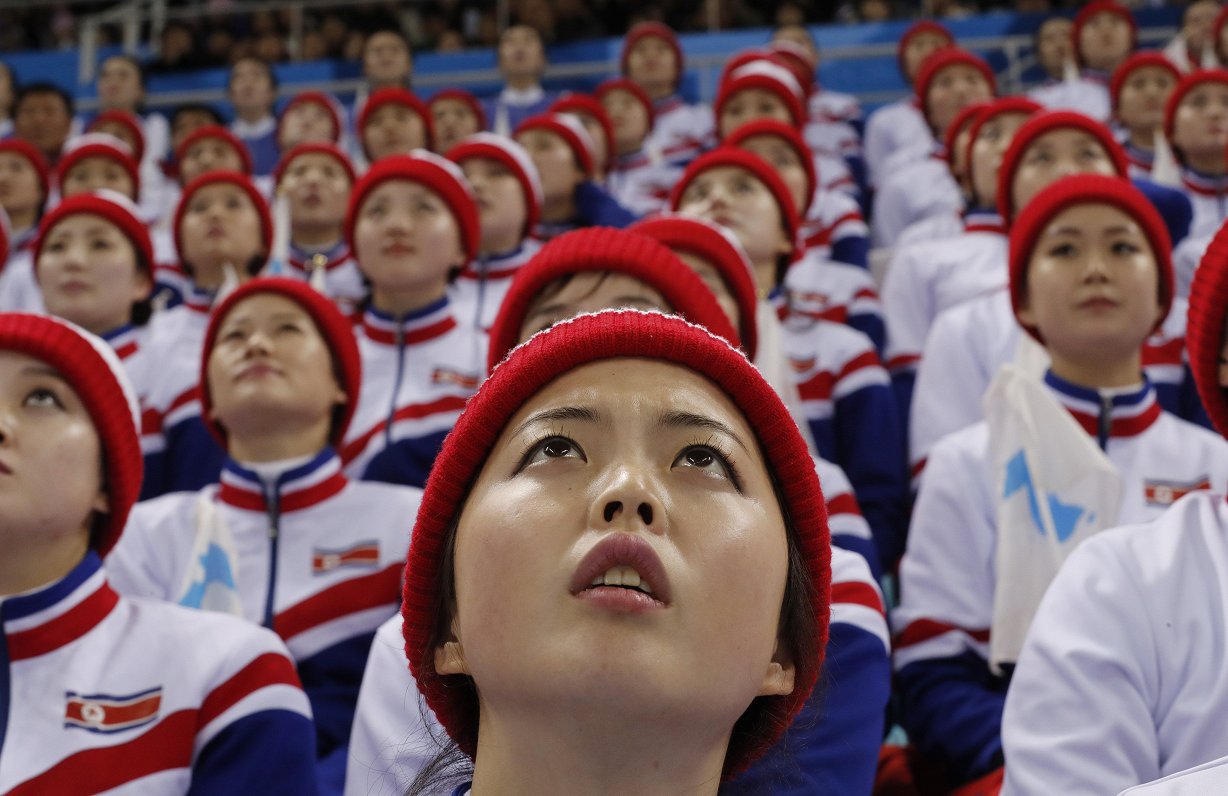 Ziemeļkorejas karsējmeitenes Phjončhanas ziemas olimpiskajās spēlēs