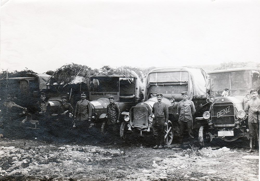 Vācijas armijas autokolonna Latvijas teritorijā pirms uzbrukuma