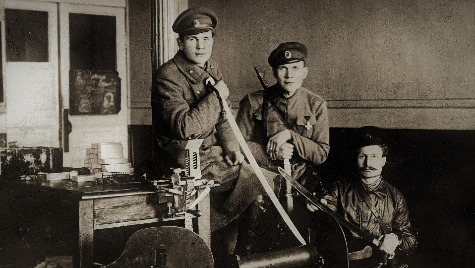 Красногвардейцы в Валке, конец 1917 года