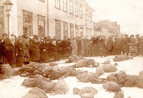 Vācijas armijas nošautie latviešu strēlnieki. Tartu, 1918. gada februāris.