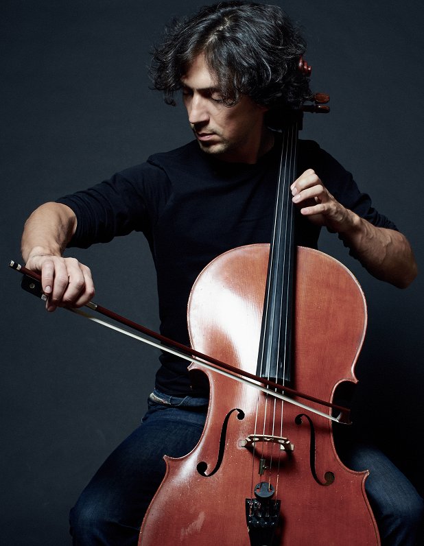 Ian Maksin, cello player