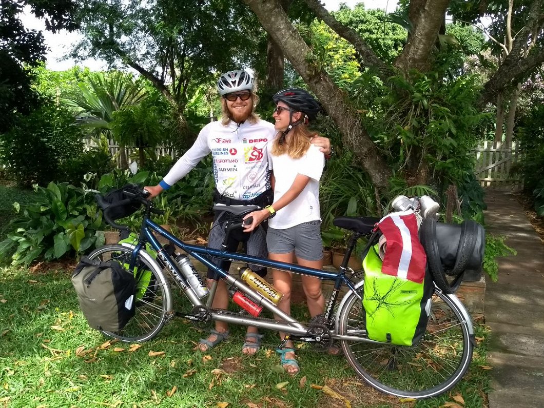 Kārlis un Linda ar tandēma divriteni šķērso Dienvidameriku