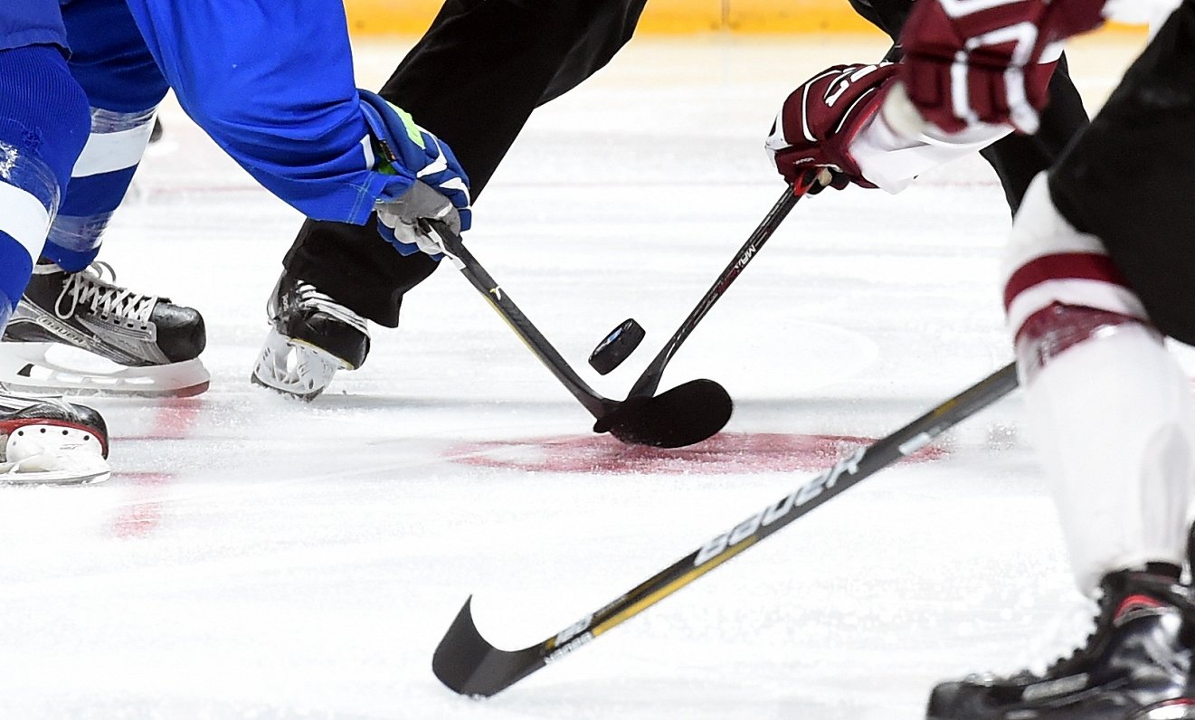 Latviske hockeyspillere starter U-20-VM-turneringen med seier over nordmennene / Artikkel