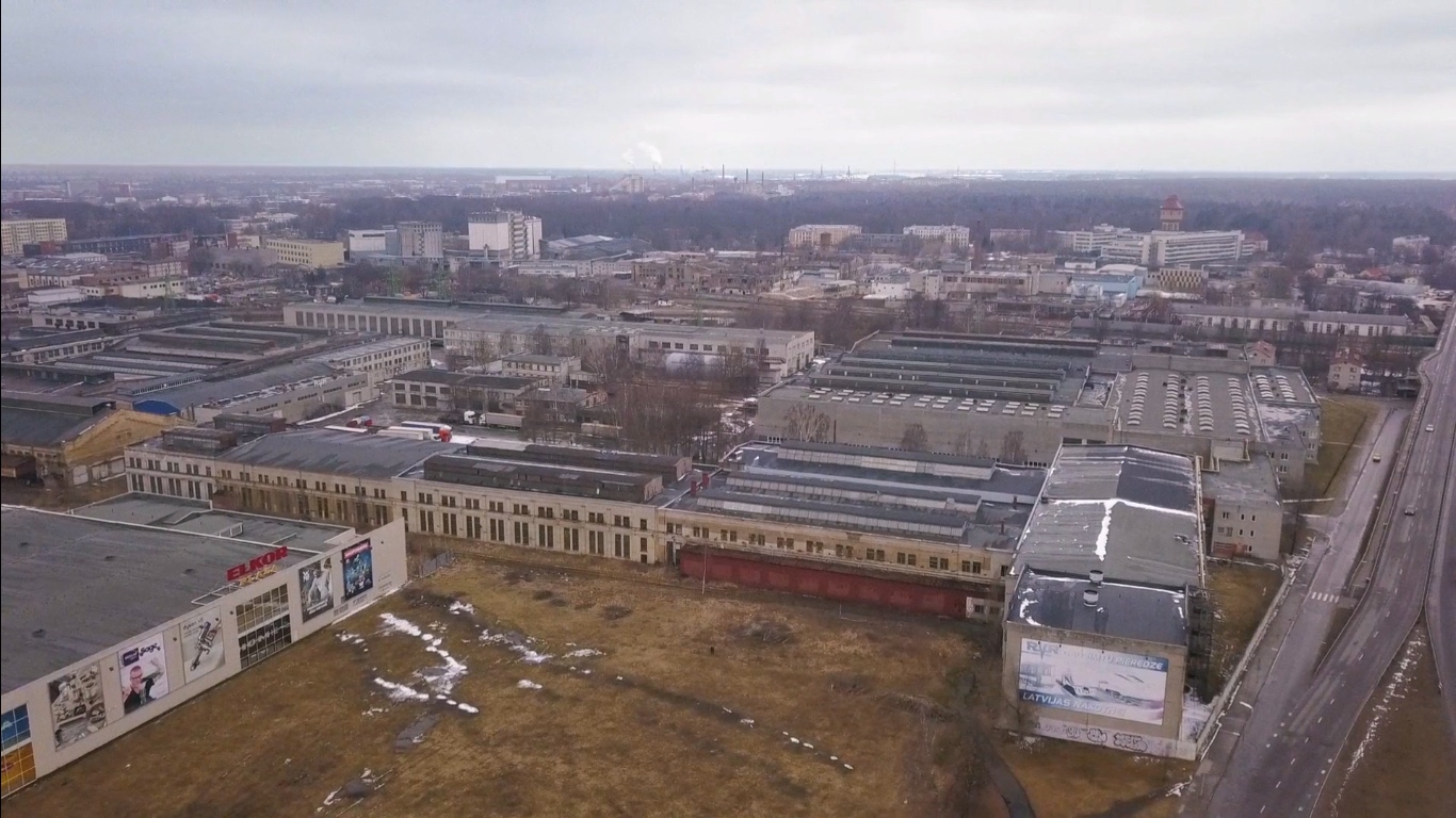 Rīgas Vagonu rūpnīca bija vienīgais PSRS uzņēmums, kas ražoja elektrovilcienus, dīzeļlokomotīves un...