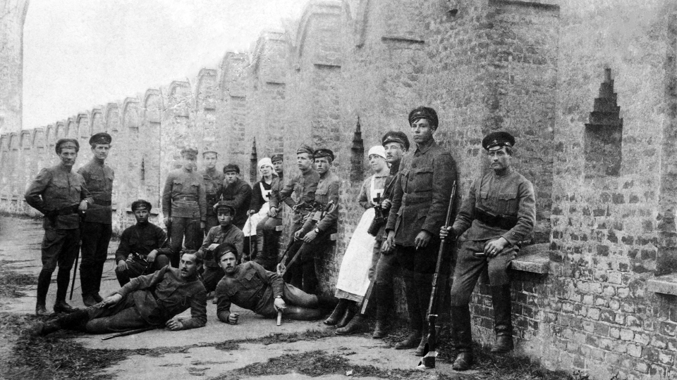 Латышские стрелки в у стен Кремля, 1918 год