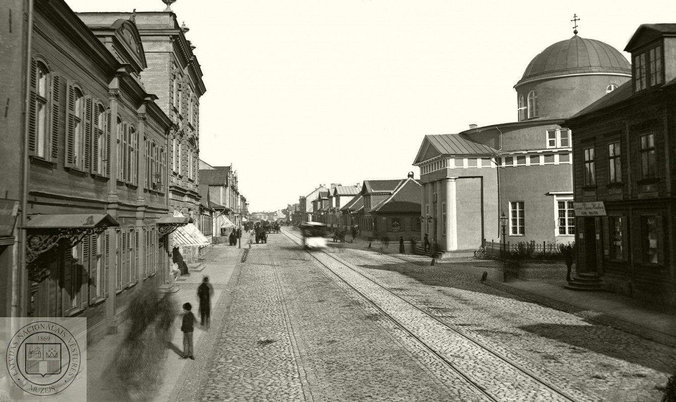 Rīga. Lielā Aleksandra (tagad Brīvības) iela ap 1900. gadu. Fotogrāfs: Oskars Emils Šmits