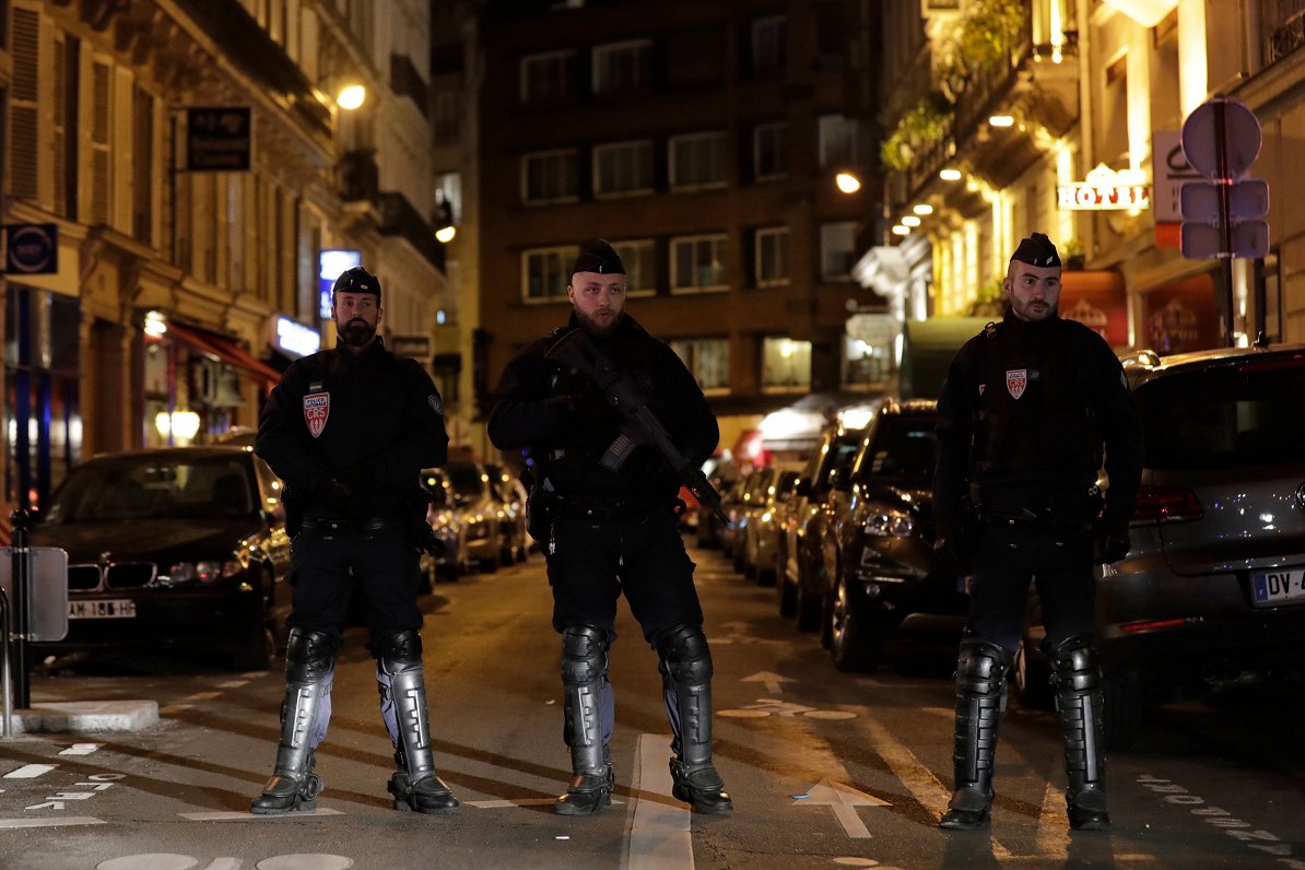 Policija Parīzes centrā