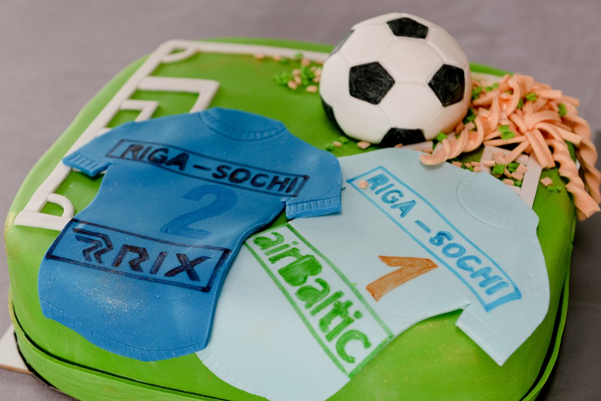 airBaltic 'Sochi' cake