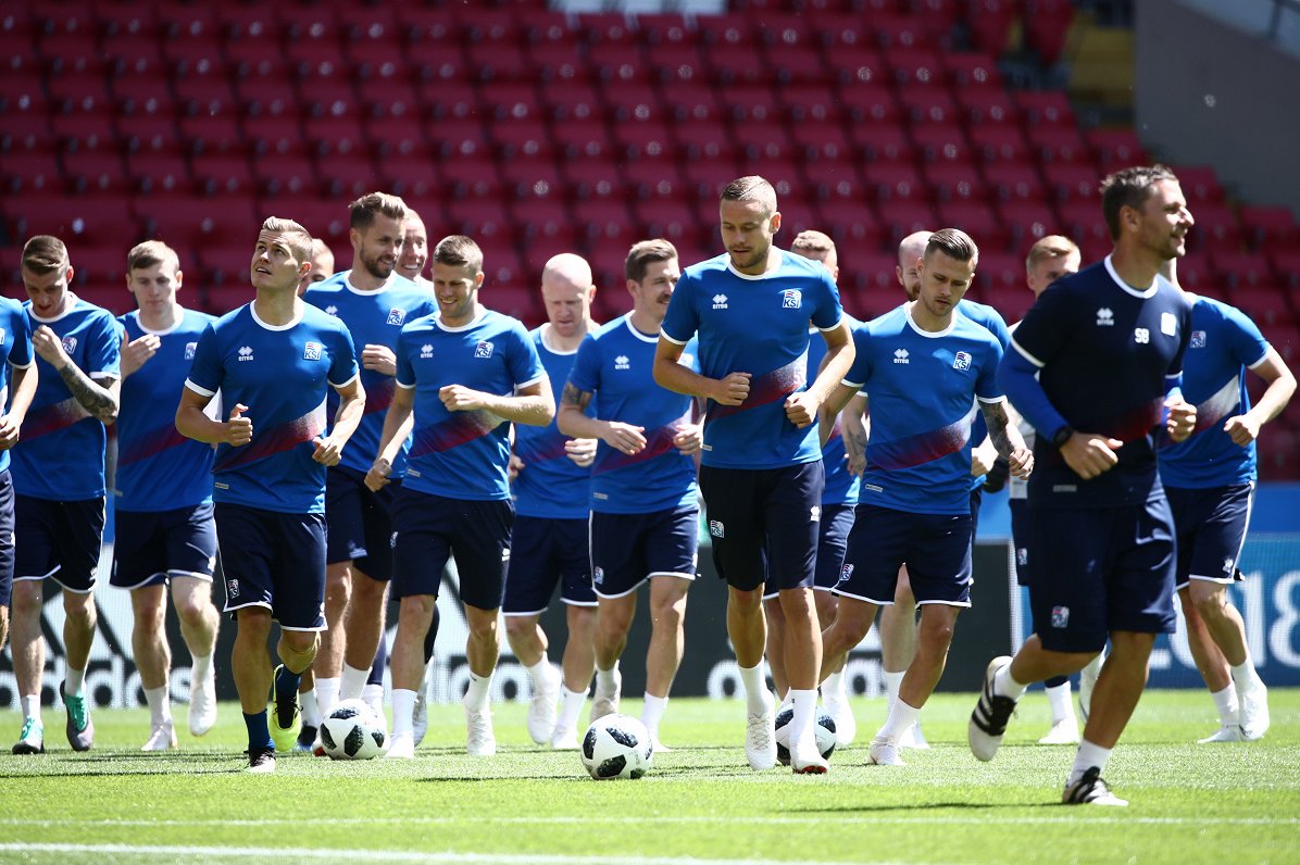 Islandes futbola izlase treniņā Maskavā