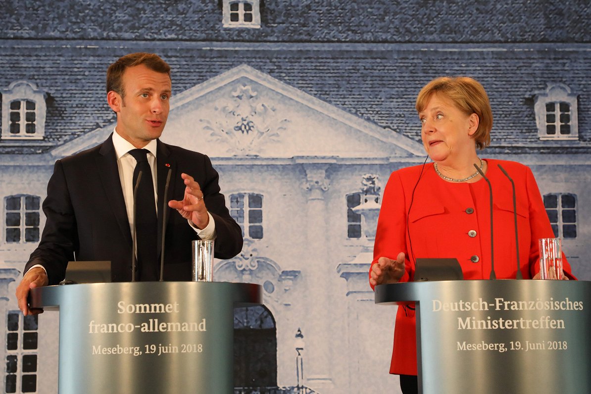 Francijas prezidents Emanuels Makrons un Vācijas kanclere Angela Merkele