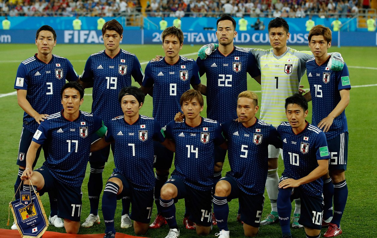Japānas futbola izlase pirms spēles pret Beļģiju