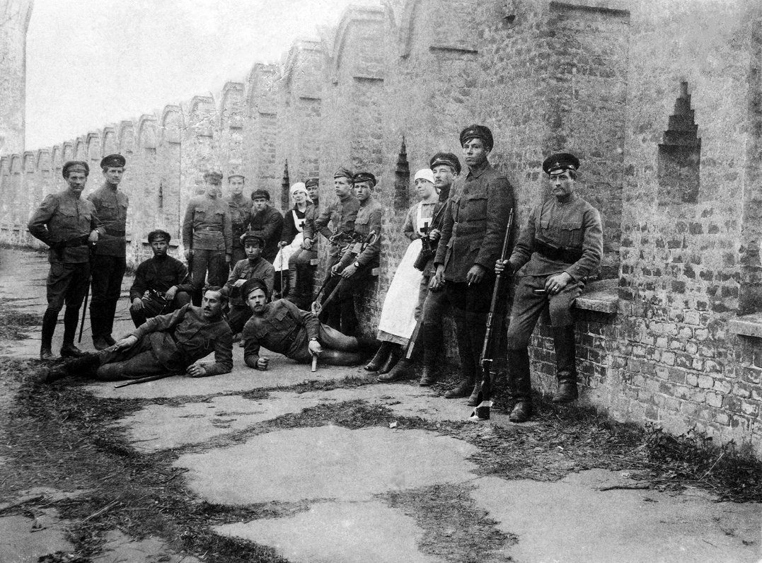 Латышские стрелки у Кремлевской стены, 1918 год