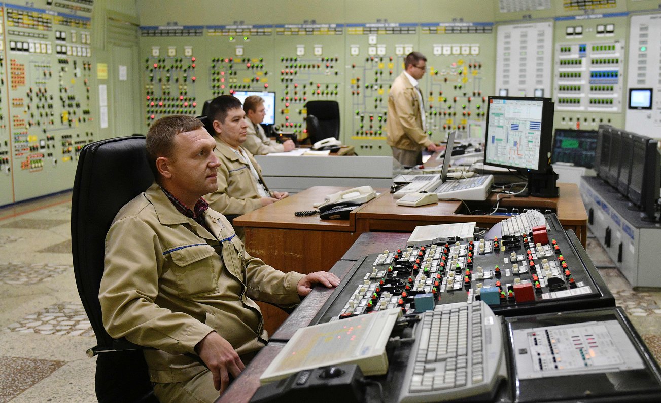 Darbinieki atomelektrostacijā pie Južnoukrainskas pilsētas