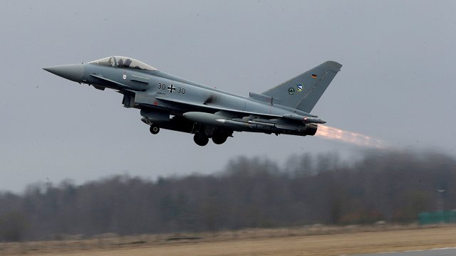 NATO Baltijas valstu gaisa telpas patrulēšanas misiju pārņem Lielbritānija