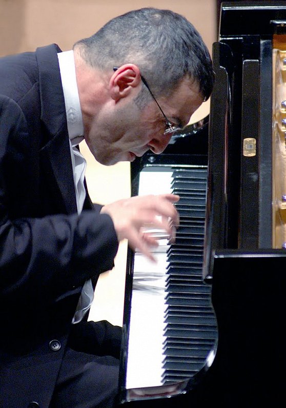 Pianists Aleksandrs Palejs