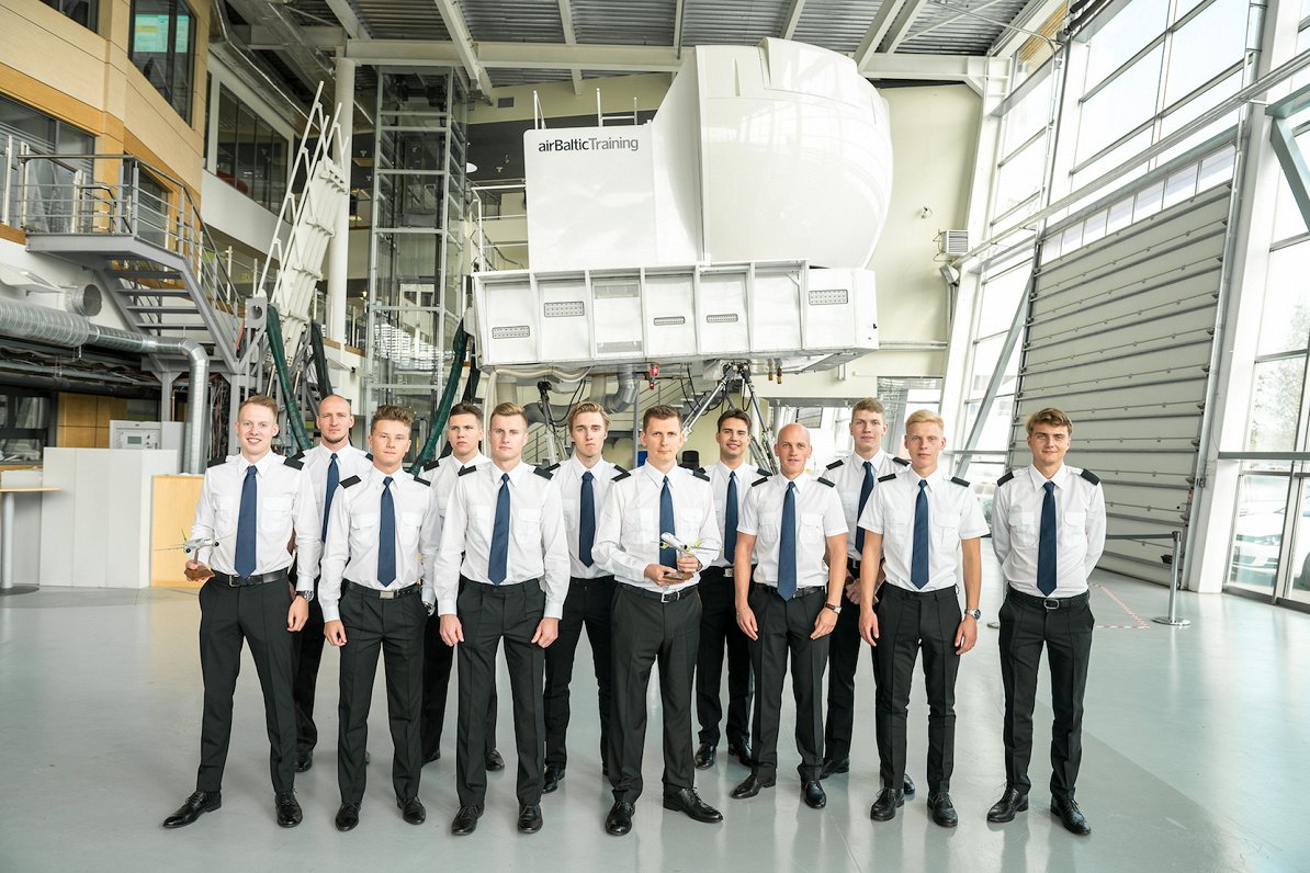 Second group of airBaltic trainee pilots