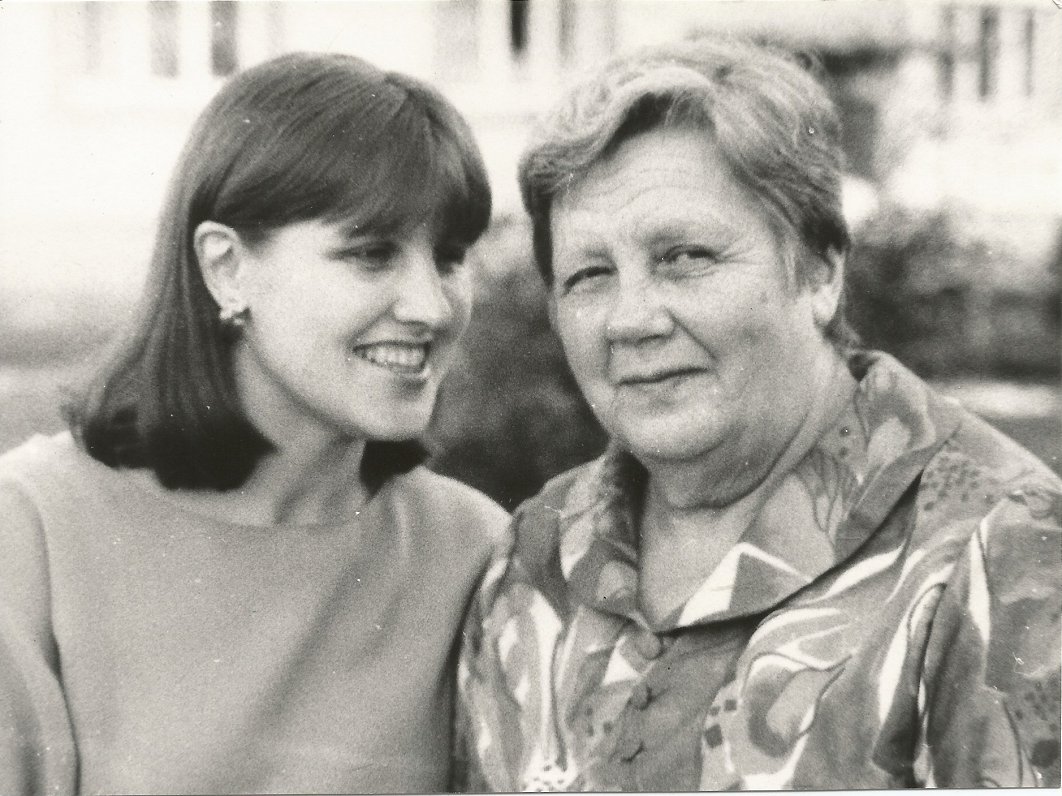 Baiba Damberga ar mammu 1985.g.