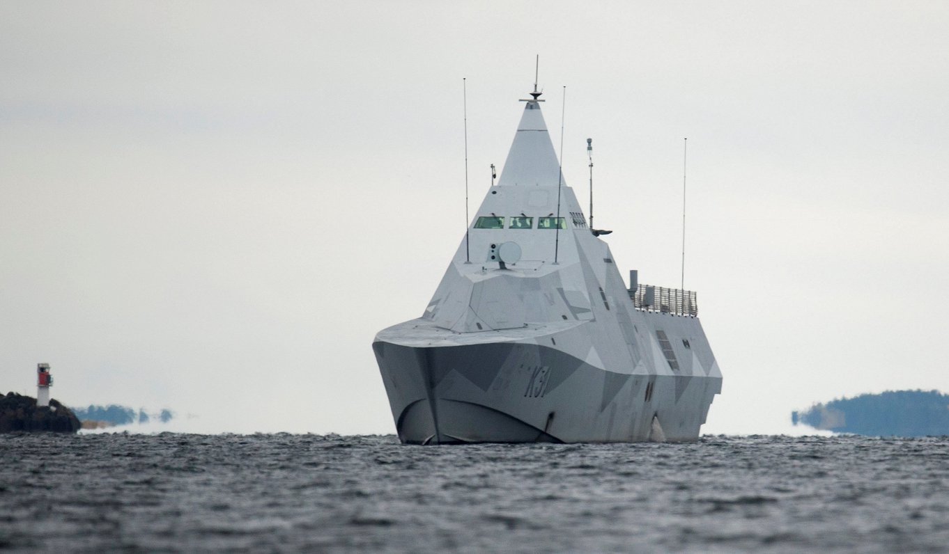 2014. gads. Zviedru kuģis meklē piekrastē pamanītu zemūdeni