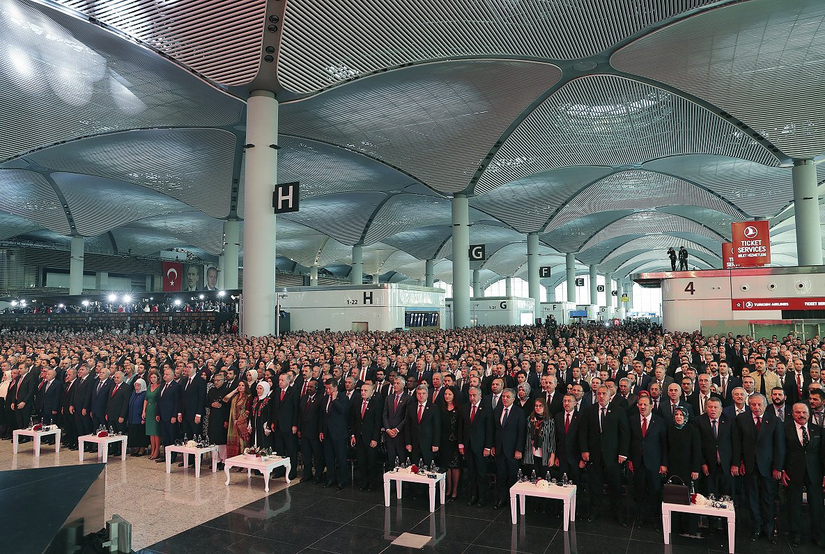 Turcijas prezidents Redžeps Tajips Erdogans atklājis Stambulas jaunās lidostas pirmo kārtu