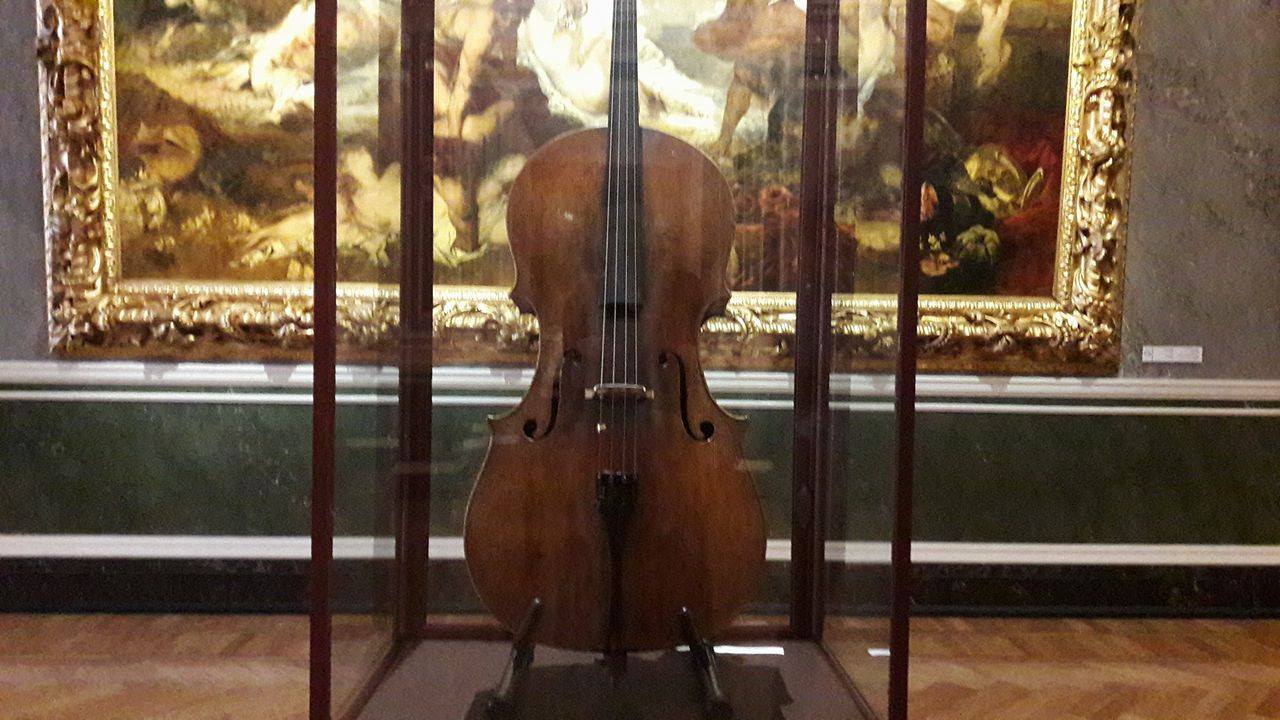 Stradivāri būvēts čells Mākslas muzejā &quot;Rīgas Birža&quot;