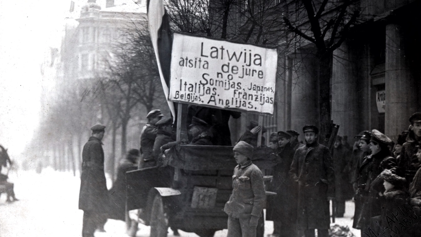 Cīņa par Latvijas starptautisku de iure atzīšanu bija vēl garāka, nekā Brīvības cīņas ierakumos. Mei...