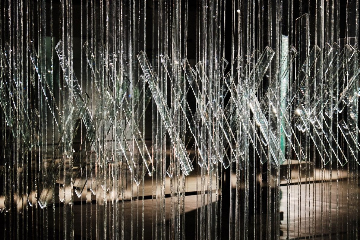 Ernesta Vītiņa &quot;Stikla labirints&quot; Rīgas mākslas telpā