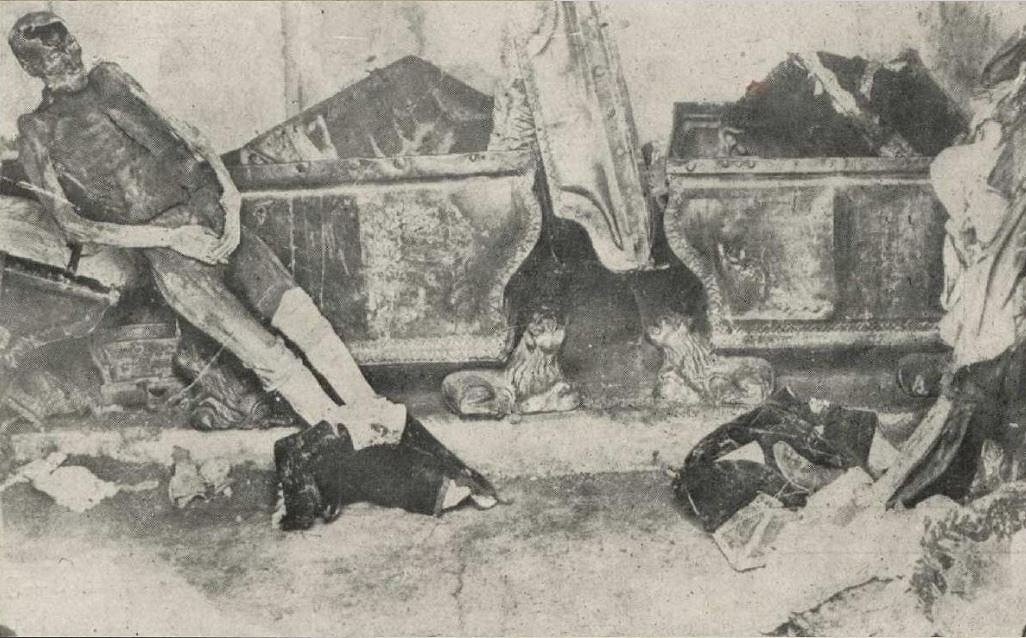 Разоренная гробница Елгавского замка, 1919 года