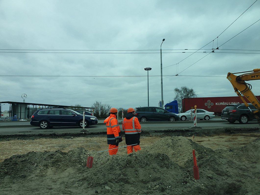 Salu tilta nobrauktuves seguma rekonstrukcijas darbi. 2019. gads.