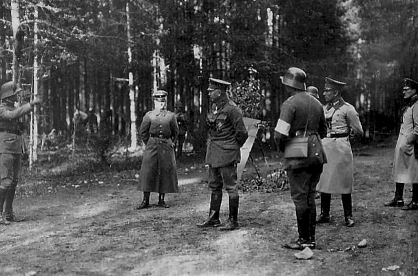 Рюдирег фон дер Гольц (в центре) в 1918 году