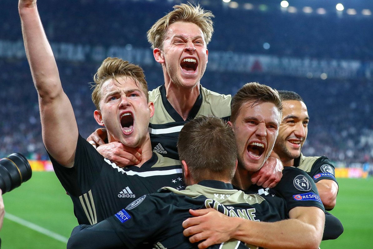 &quot;Ajax&quot; futbolisti svin uzvaru Turīnā