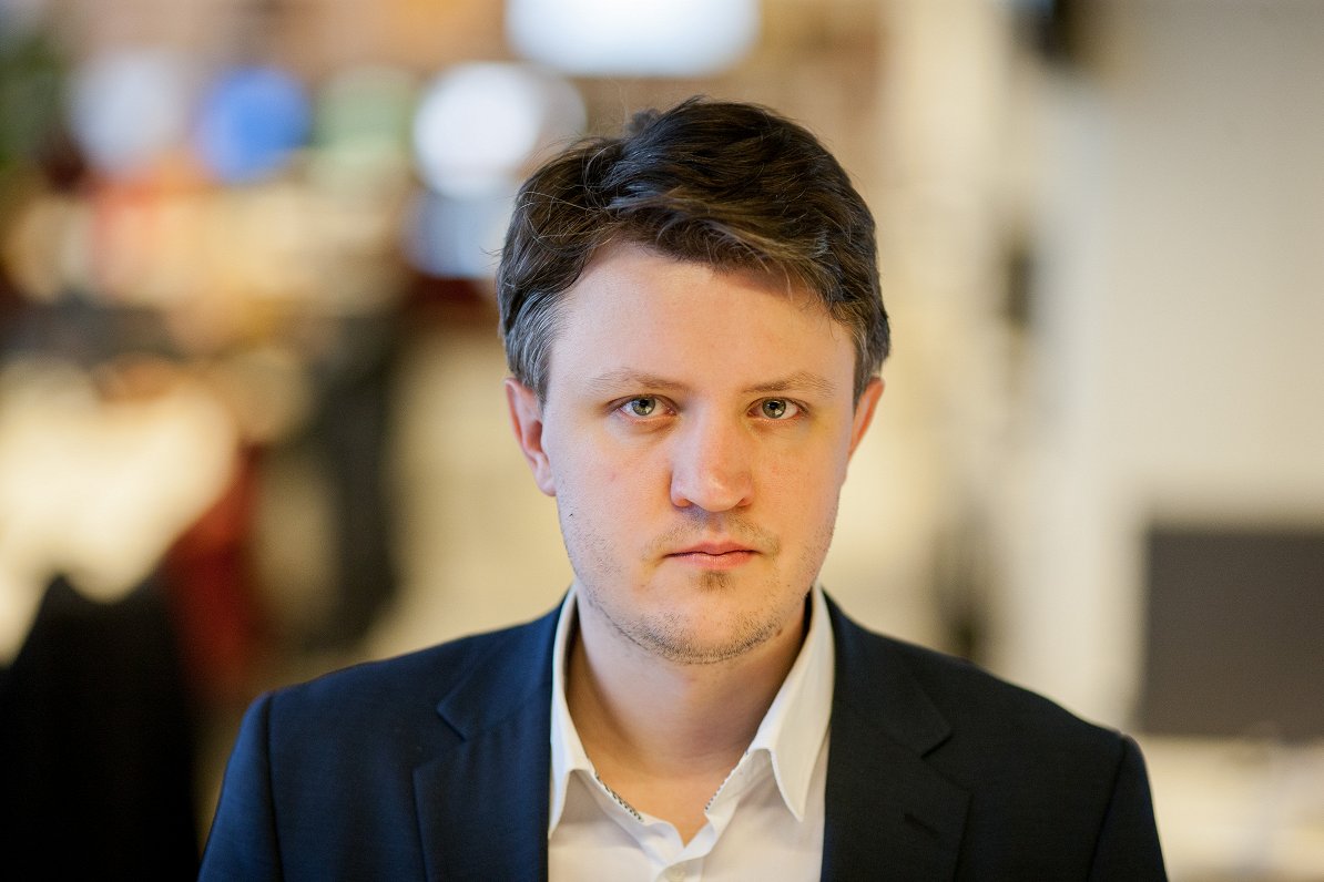 Vaids Saldžūns, Lietuvas portāla „Delfi” aizsardzības ziņu redaktors