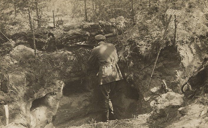 Солдаты Ландесвера на позициях близ Цесиса