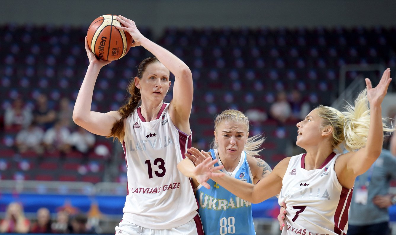 Eiropas čempionāta spēle basketbolā sievietēm, kurā tiekas Latvijas un Ukrainas valstsvienības &quot...